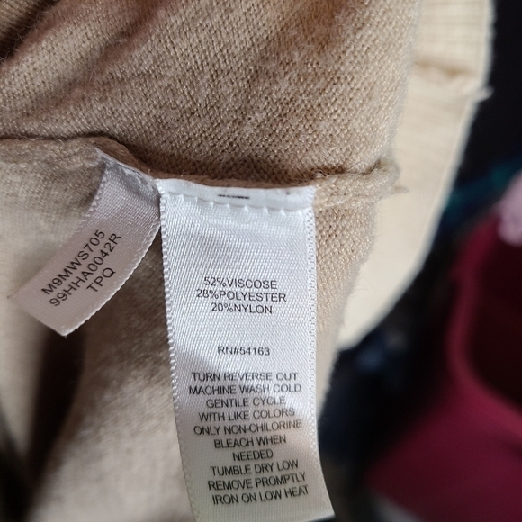 Andrew Marc Tan Sweater sz Small - Picture 10 of 10